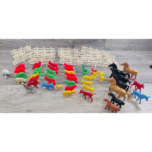 Lot Of Vintage 69 Plastic Animals Farm Wild And Fences-Horses, Pigs, Dogs, Duck - Picture 1 of 12